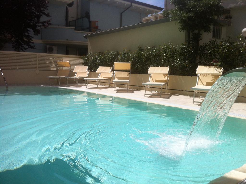 Hotel Alexander Riccione Exterior foto