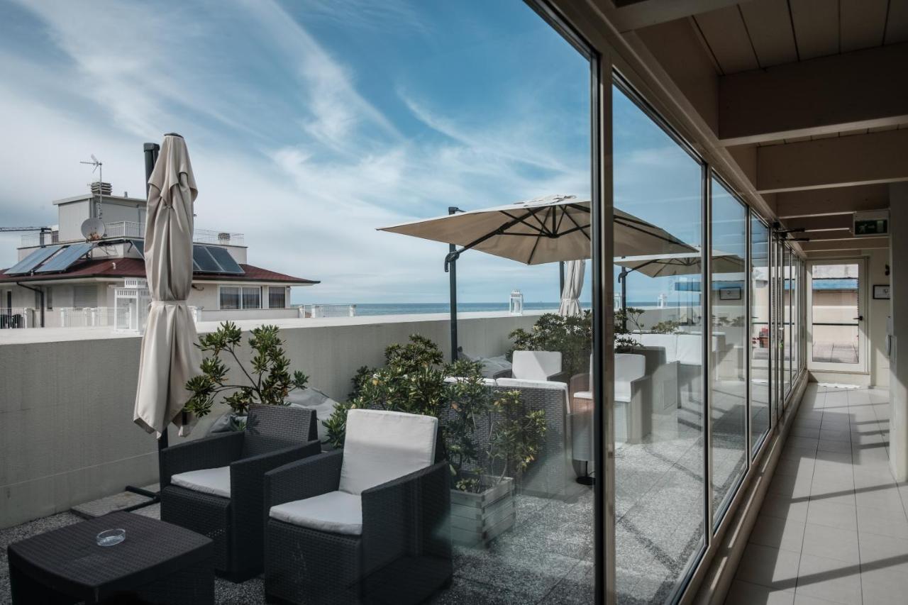 Hotel Alexander Riccione Exterior foto